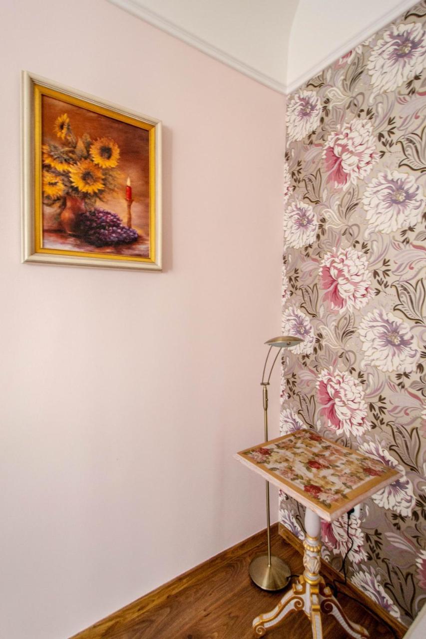 Apartamento Astronomical Clock By Ruterra